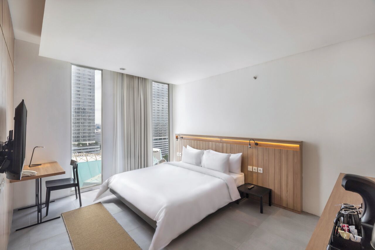 Suite | Desk, free WiFi