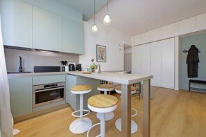Kühlschrank, Geschirrspüler, Toaster