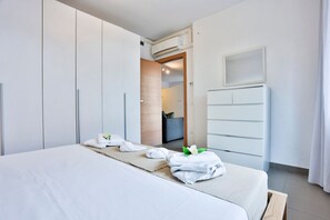 3 bedrooms, iron/ironing board