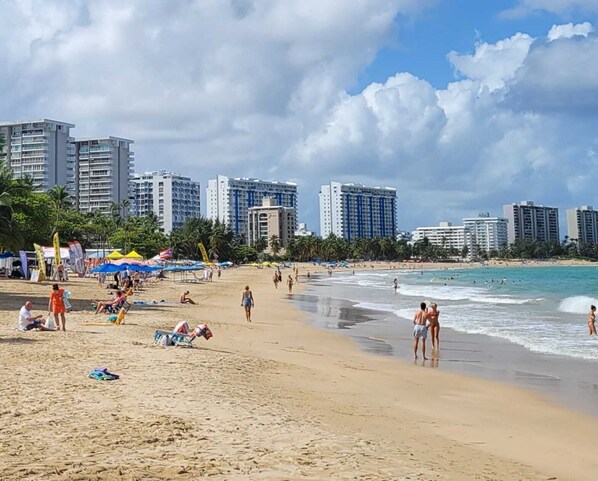 Beach - Beautiful and cozy studio apartment in the heart of Isla Verde. (Carolina)