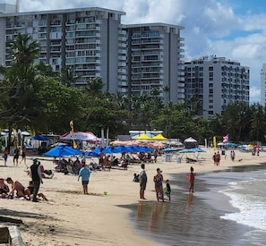 Beach - Beautiful and cozy studio apartment in the heart of Isla Verde. (Carolina)
