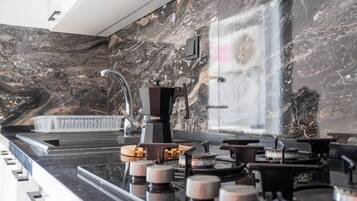 Apartamento, 2 habitaciones, balcón | Cocina privada