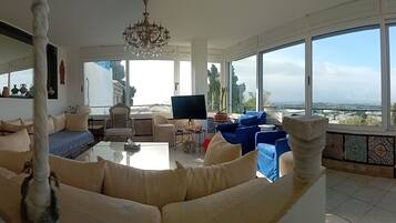 Apartment, 2 Bedrooms | Living room