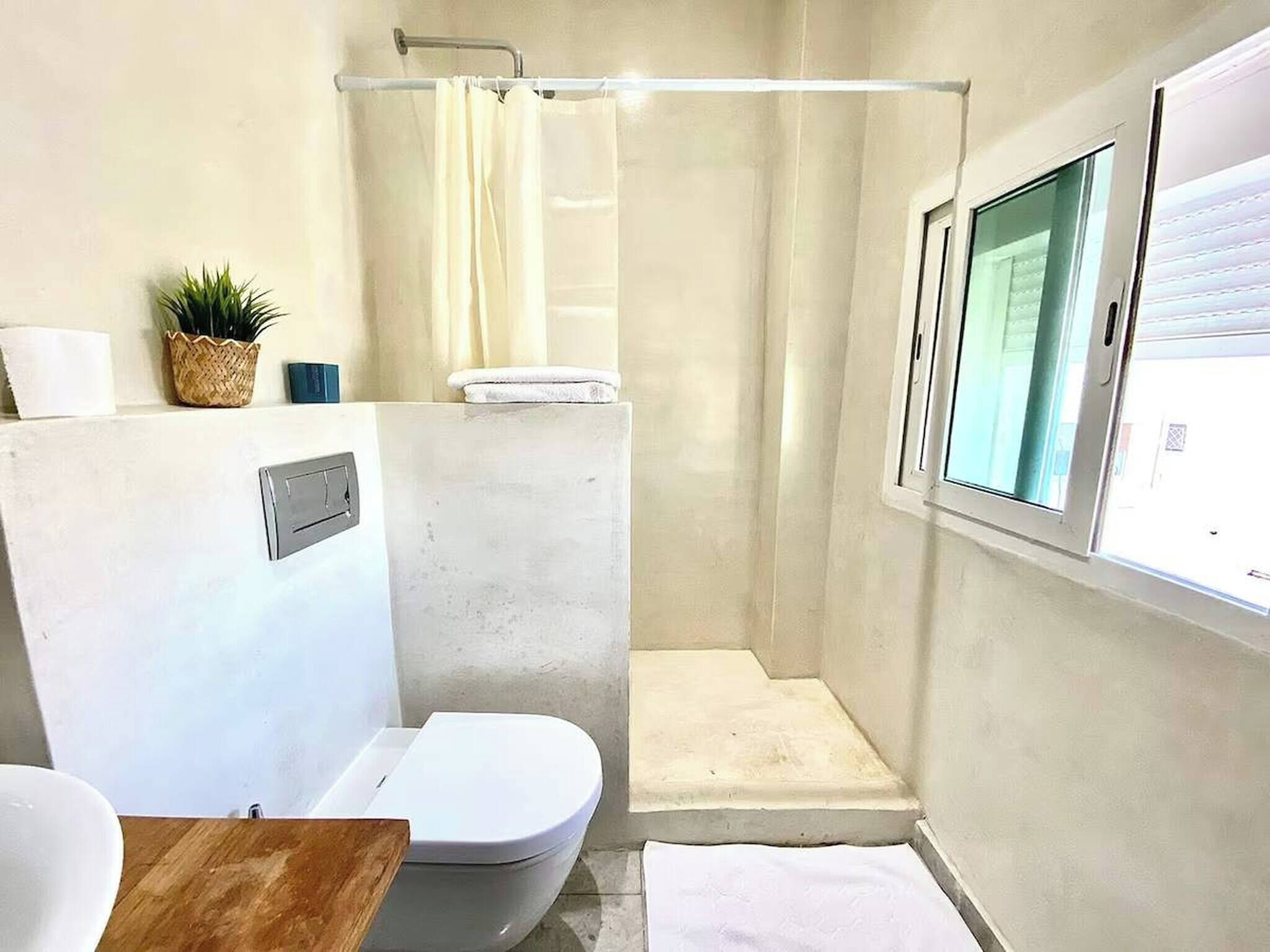 Apartment, 3 Bedrooms, Smoking | Bathroom