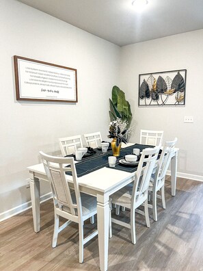 Dining - Luxury Modern Retreat w/ Sauna & Garage Gym (Union City)