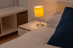 Bureau, Wi-Fi, draps fournis