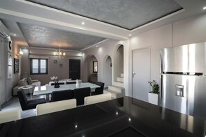 Dining - Mythique Pool Residence - Oia Santorini (Oia)