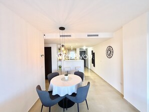 Dining - Linnea Sol by Villas&You (Orihuela Costa)