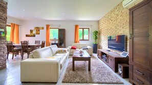TV, fireplace - Villa Tara with heated pool by Villas Guide (Kras)