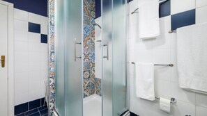 Shower, hair dryer, towels - Holiday home DIDI by Villas Guide (Ližnjan)