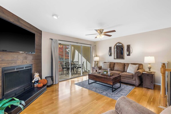 Condo, Multiple Beds, Patio, Garden View (Premiere Pointe) | Living area