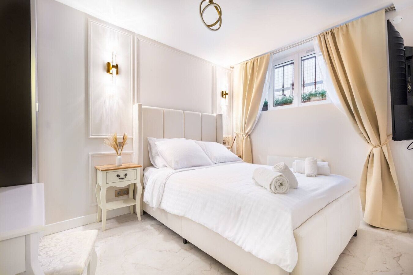 Bureau, Wi-Fi, draps fournis