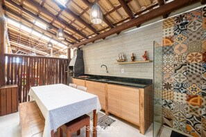 Basic Apartment | Dining