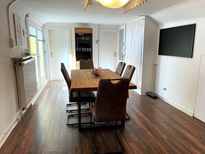 تناول الطعام