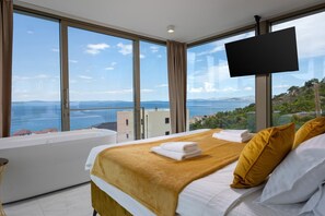 4 chambres, fer et planche à repasser, Wi-Fi, draps fournis