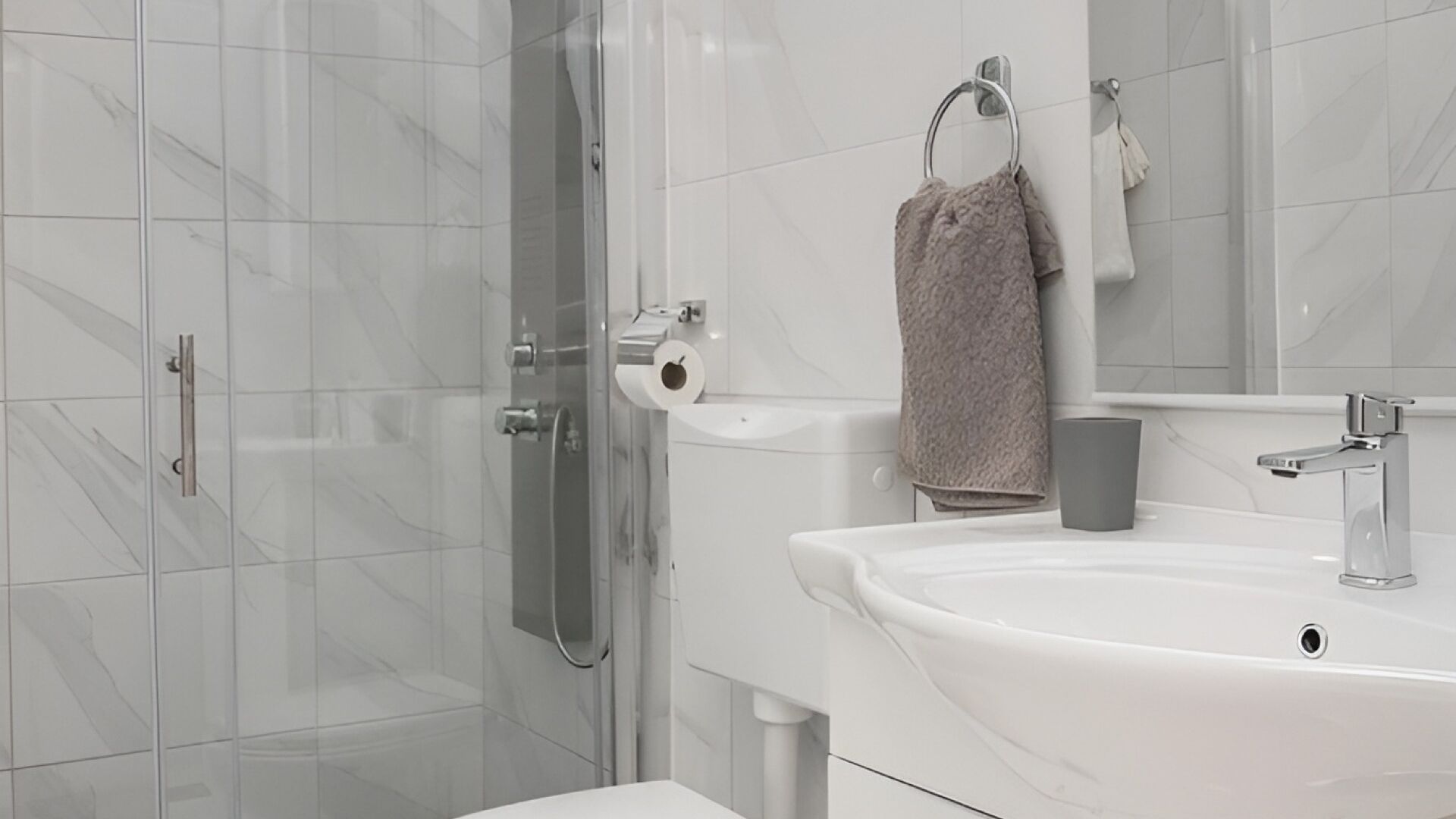 Shower, towels