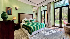 Iron/ironing board, WiFi, bed sheets - Beautiful 5 bedroom villa in Amelkis Golf Resort (Marrakech)