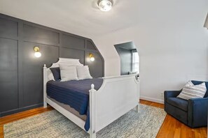 Iron/ironing board, Internet, bed sheets