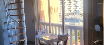 Residence with swimming pool and sea view - Haven of peace in the heart of the city