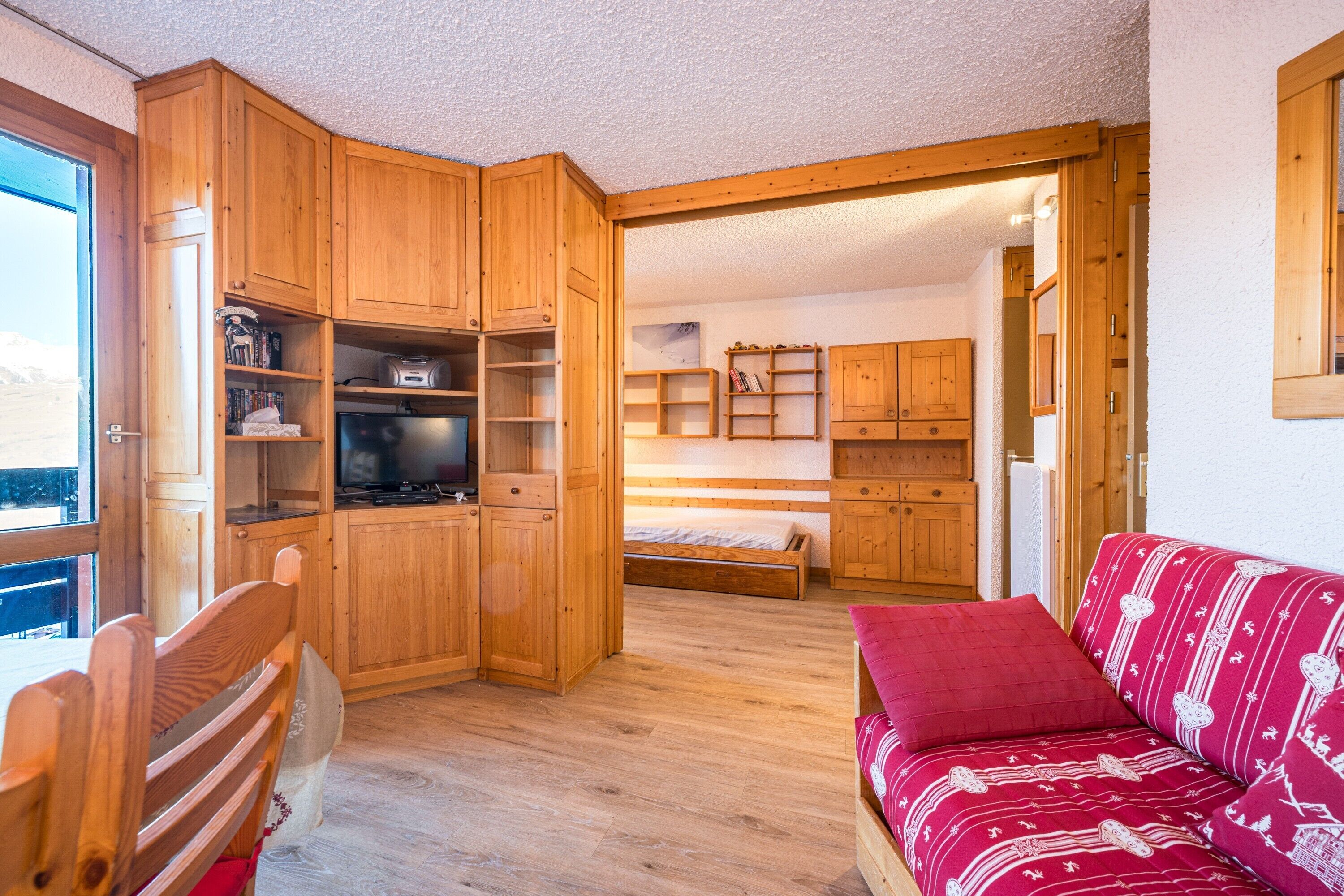 2 chambres, fer et planche à repasser