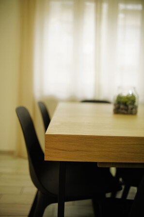 Dining - Parthenope Luxury Apartment - Modern, central. Spanish Neighborhoods - 7 guests (Napoli)