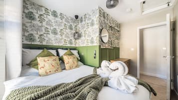 Bureau, fer et planche Ă repasser, Wi-Fi, draps fournis