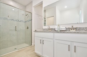 Shower, hair dryer, towels, soap - The Melshire Place- Brand new 4 bed 3 bath with game room (Port St. Lucie)