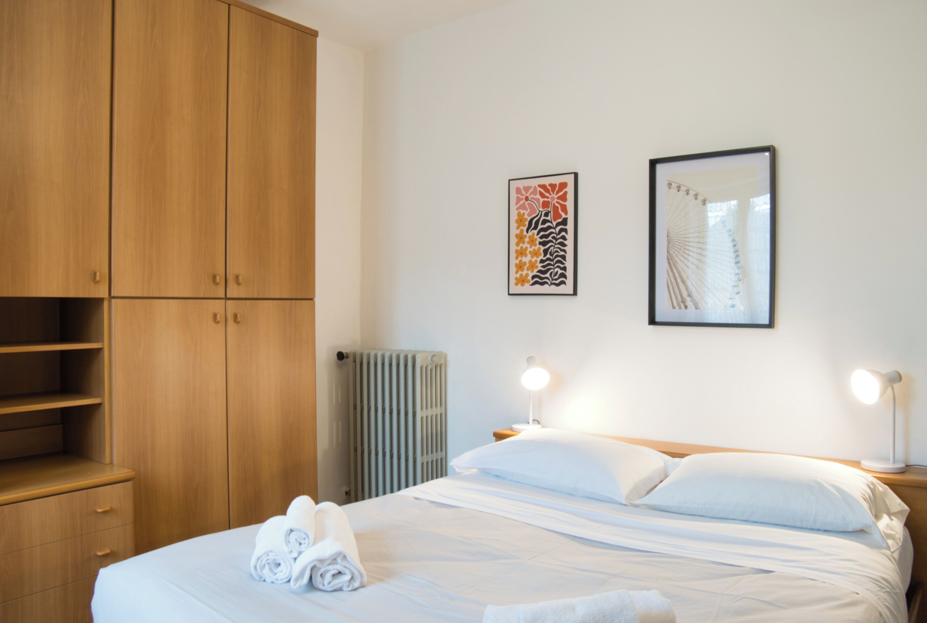 Iron/ironing board, free WiFi, bed sheets