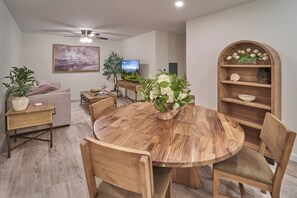 Dining - Ruby 114: 2BD | Great Location + Shared Amenities! (Pigeon Forge)