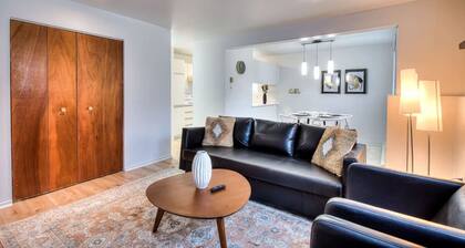 Modern 2BR apartment with 2 Free parking spots