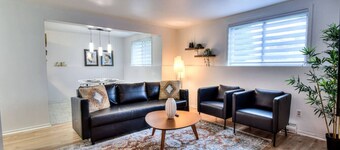 Modern 2BR apartment with 2 Free parking spots