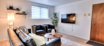 Modern 2BR apartment with 2 Free parking spots