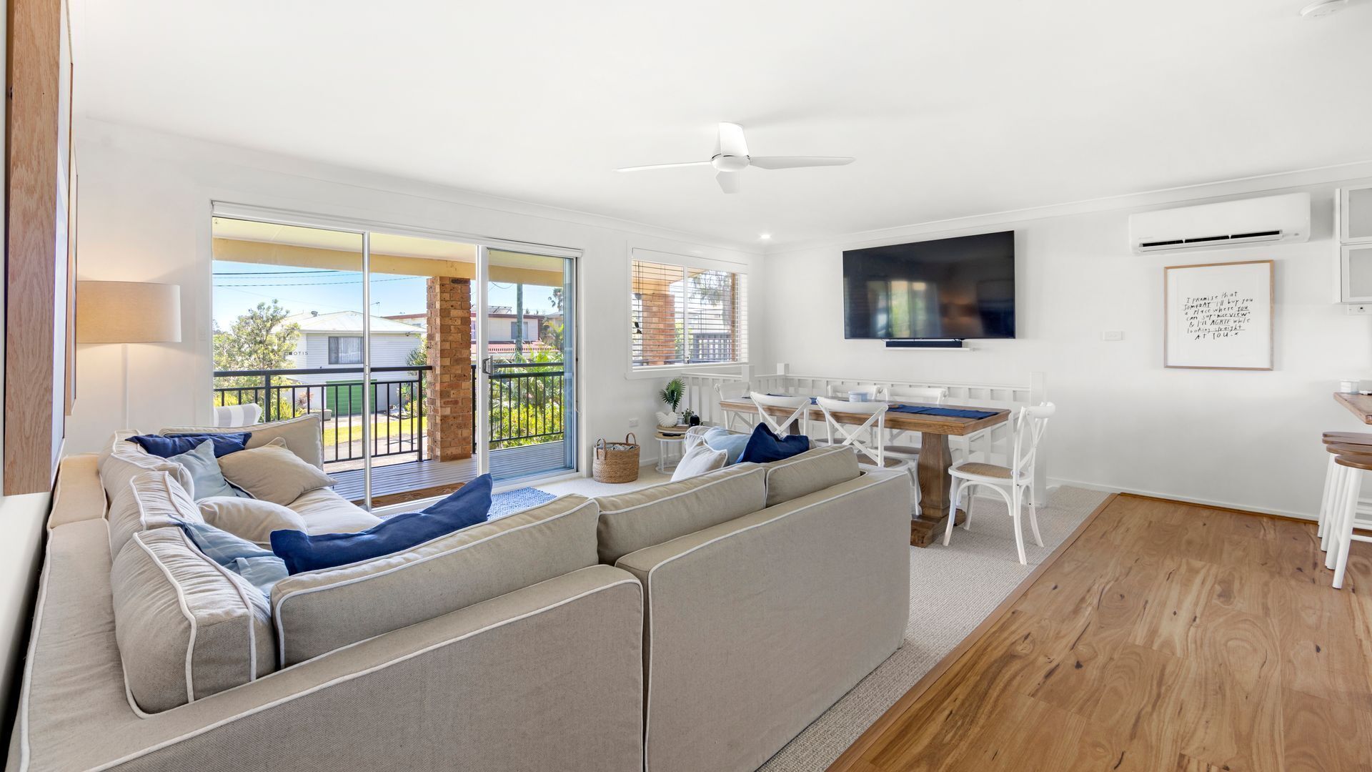 Smart TV, books, stereo