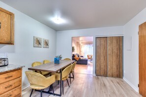 Interior - Spacious 2BR in MTL with included parking spot (Montréal)