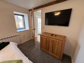 Strykjärn/strykbräda, wi-fi och sängkläder