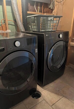 Interior - Entire home in Windsor, Canada
Terrific 3-bedroom house in charming neighborhood (Windsor)