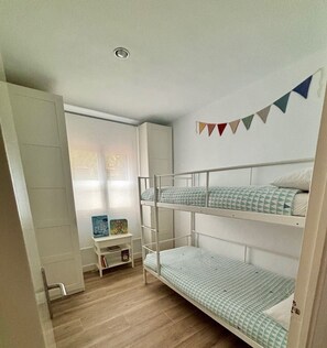 2 bedrooms, iron/ironing board, WiFi, bed sheets - Vacation on the beach, with private pool and garden. Ideal for families :) (Mas Pinell)