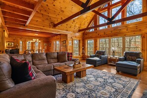 Smart TV, fireplace, ping pong, books