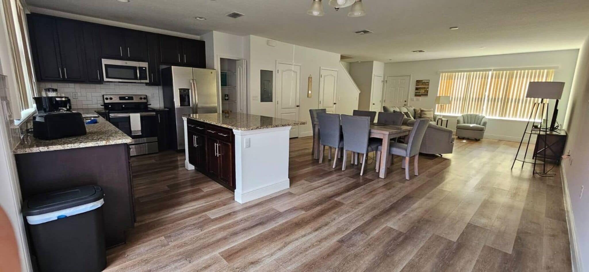 Microondas, horno, parrilla de estufa y lavavajillas 