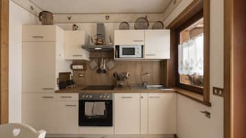 Frigorifero, microonde, forno, lavastoviglie