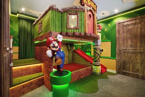 Children’s area - 8BR house sleeps 17 with private pool (Davenport)