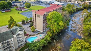 Exterior - Boutique Riverside Condo by Dollywood|Sleeps 6|Elevator |3 King Bds & Baths (Pigeon Forge)