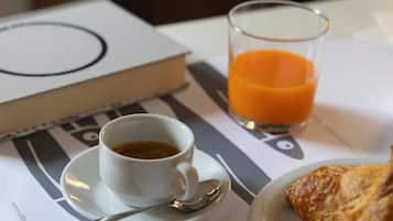 Café da manhã com buffet grátis todos os dias