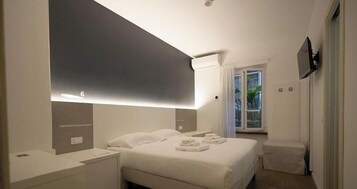 Standard Double Room | Free WiFi, bed sheets