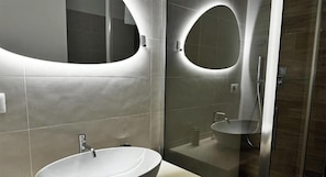 Superior Double Room, 1 Queen Bed, City View | Free WiFi, bed sheets - Albergo Augusta (Camogli)