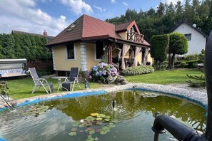 Pool - Large holiday home with garden, close to the lake (Krzynia)