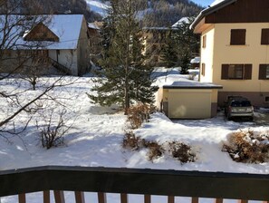Property grounds - 3-room apartment, sleeps 6, parking, south balcony in Valloire (Valloire)