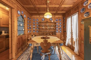 Dining - Casa La Marignana, welcoming and comfortable (Cortina d´Ampezzo)