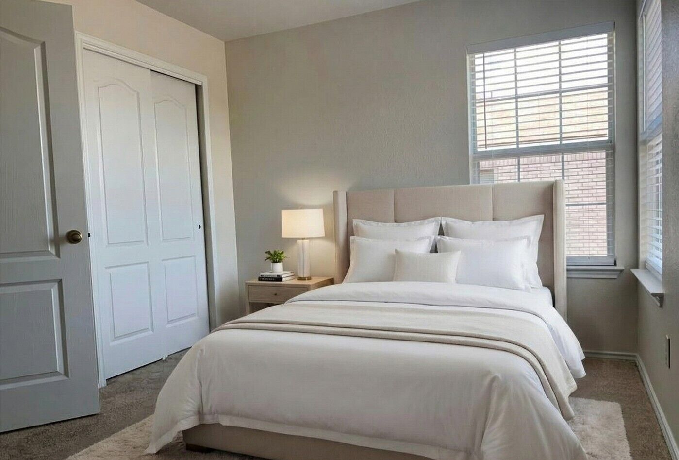 3 habitaciones, tabla de planchar con plancha, wifi y ropa de cama 