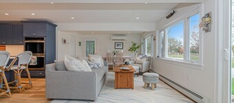 Coastal Retreat at Lemon Tree Cottage